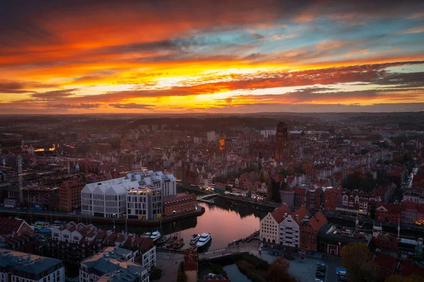 Hermosa Ciudad Gdansk Sobre Río Motlawa Atardecer Polonia —  Fotos de Stock