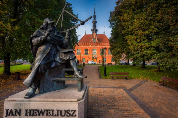 stock image Gdansk, Poland - October 15, 2022: Monument of astronomer Johannes Hevelius with historical architecture of Gdansk, Poland