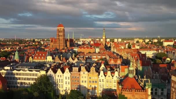 Beautiful Architecture Main Town Gdansk Rays Setting Sun Poland — Stock videók