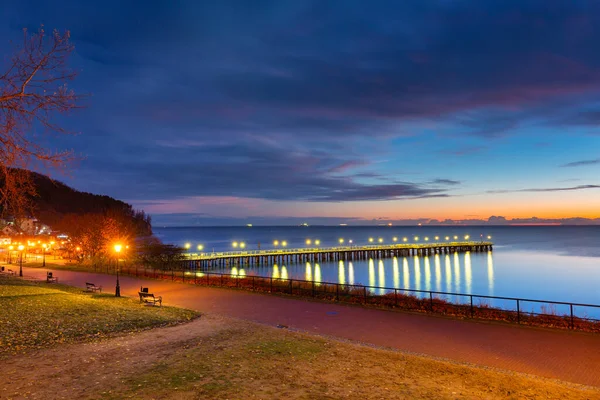Hermoso Paisaje Con Muelle Madera Gdynia Orlowo Antes Del Amanecer — Foto de Stock