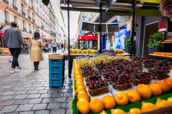 Frutas Produtos Hortícolas Exposição Num Mercado Rua Paris França — Fotografia de Stock