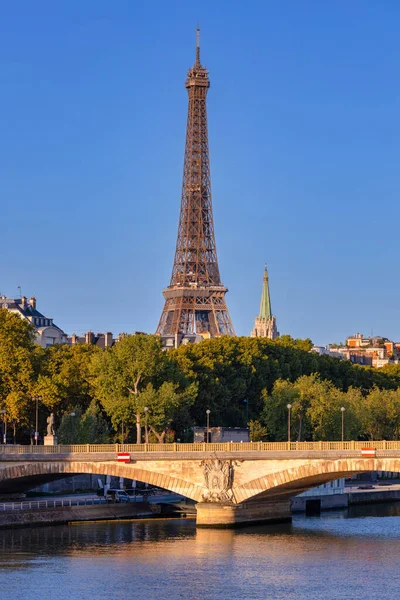 Vista Torre Eiffel Desde Puente Pont Alexandre Iii Sobre Río — Foto de Stock