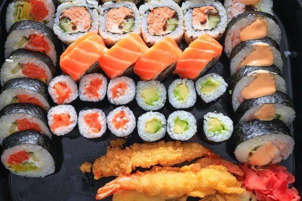 Conjunto Sushi Colorido Com Gengibre Conserva Pasta Wasabi — Fotografia de Stock
