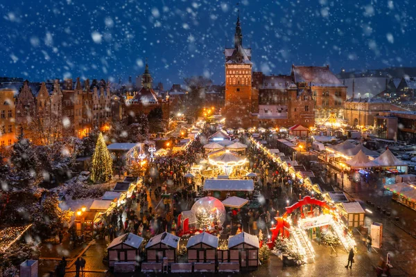 Mercado Navidad Bellamente Iluminado Ciudad Principal Gdansk Durante Una Nevada — Foto de Stock
