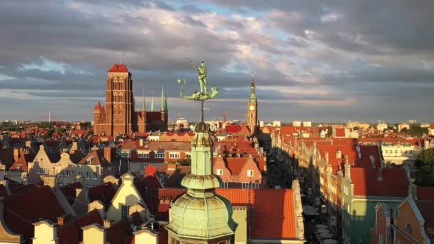 Beautiful Architecture Main Town Gdansk Rays Setting Sun Poland — Stockvideo