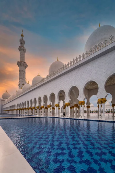 Abu Dhabi Emirados Árabes Unidos Março 2014 Grande Mesquita Sheikh — Fotografia de Stock