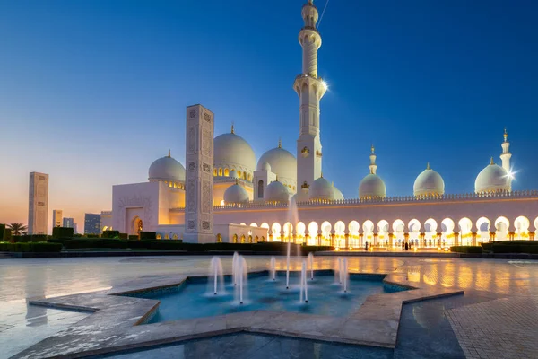 Grande Mesquita Abu Dhabi Noite Emirados Árabes Unidos — Fotografia de Stock
