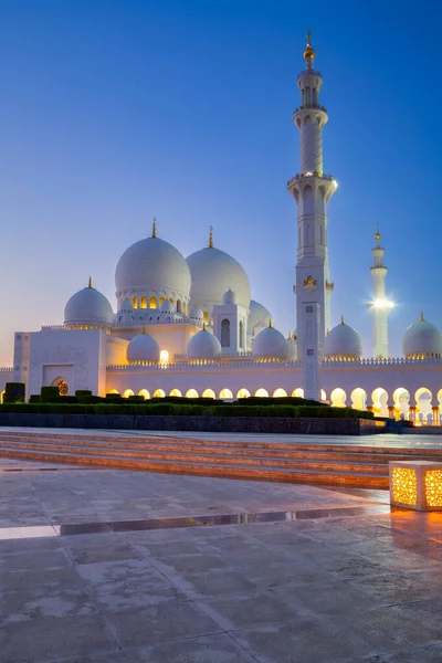 Gran Mezquita Abu Dhabi Por Noche Emiratos Árabes Unidos —  Fotos de Stock