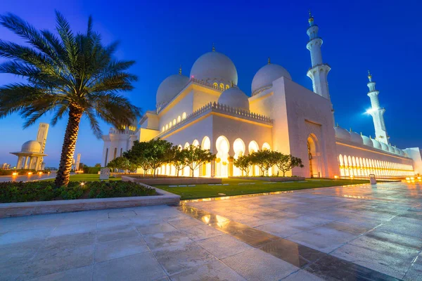 Gran Mezquita Abu Dhabi Por Noche Emiratos Árabes Unidos — Foto de Stock
