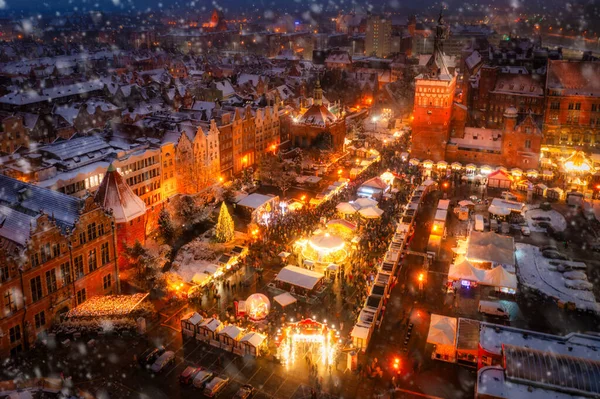 Feria Navidad Bellamente Iluminada Ciudad Principal Gdansk Durante Una Nevada —  Fotos de Stock