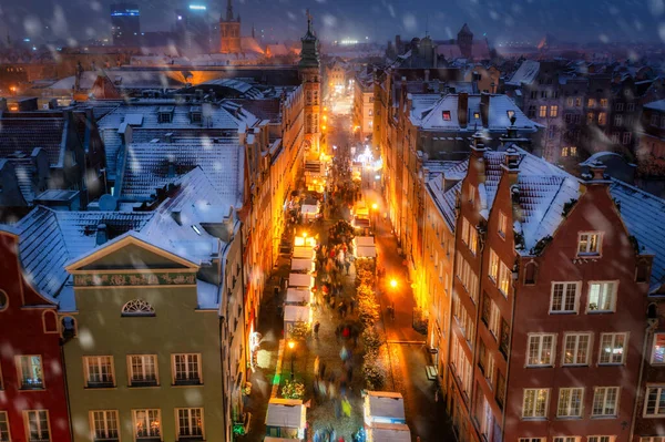 Pięknie Oświetlone Jarmarki Bożonarodzeniowe Głównym Mieście Gdańska Podczas Opadów Śniegu — Zdjęcie stockowe