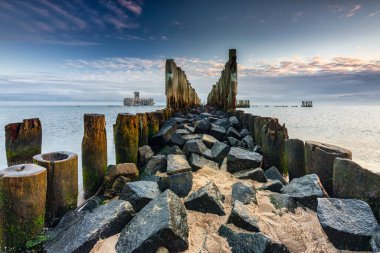 Babie Doly, Gdynia 'daki Baltık Denizi' nde gün doğumu. Polonya