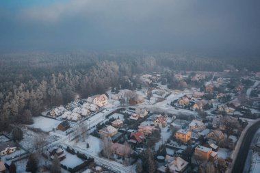 Polonya 'nın Sztutowo kasabasının donmuş manzarası
