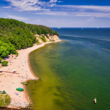 Gdynia Orlowo, Polonya 'da kayalıklarla Baltık Denizi manzarası