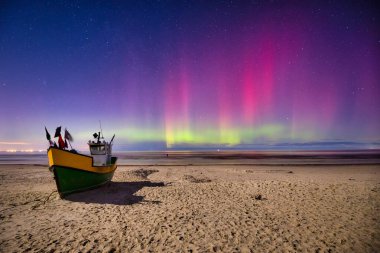 Aurora, Polonya 'daki Baltık Denizi üzerinde, Jantar