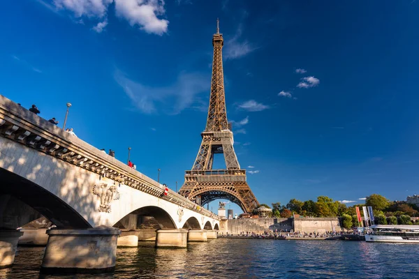 Париж Франция Сентября 2022 Года Эйфелева Башня Берегу Сены Париже — стоковое фото