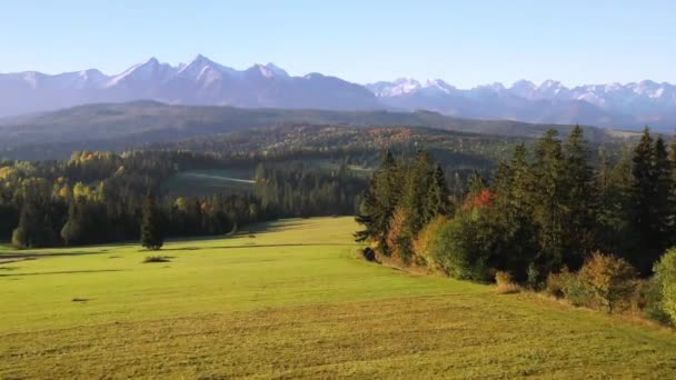 Paisaje Otoñal Bajo Las Montañas Tatra Polonia — Vídeos de Stock