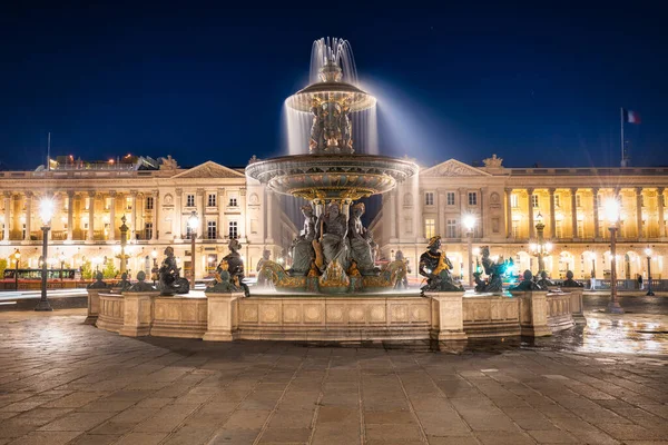 黄昏时分 巴黎协和广场的海之泉 Fontaine Des Mers — 图库照片