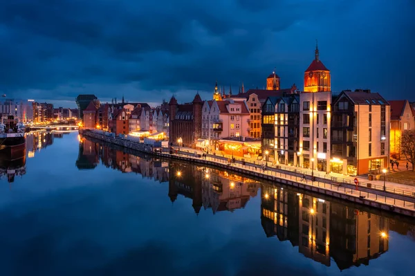 Cidade Velha Gdansk Junto Rio Motlawa Entardecer Polônia — Fotografia de Stock