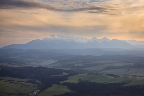 Uitzicht Tatra Maountains Vanaf Three Cowns Peak Pieniny Bij Zonsondergang — Stockfoto