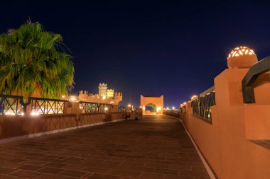 Marsa Alam, Mısır - 7 Mayıs 2023: Marsa Alam 'daki Akassia İsviçre Tatil Köyü' nün geleneksel mimarisi.