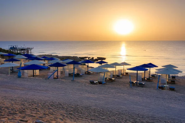 Sun Loungers Umbrellas Beach Marsa Alam Sunrise Egypt — Stock Photo, Image