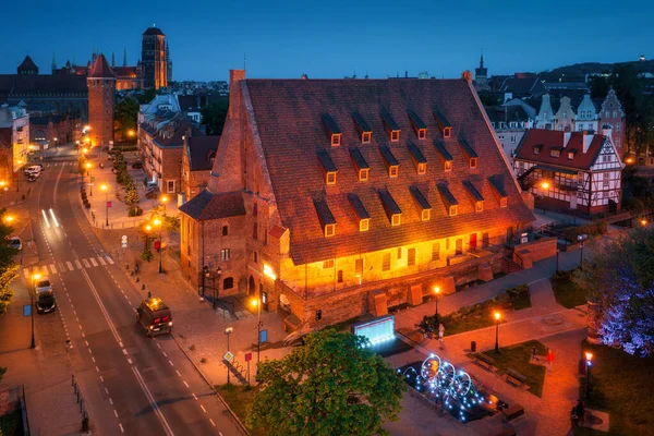 Büyük Değirmen Gdansk Eski Kasabasında Alacakaranlıkta Polonya — Stok fotoğraf