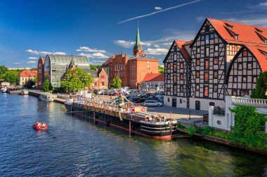 Bydgoszcz, Polonya - 3 Haziran 2023: Bydgoszcz şehir merkezinin mimarisi.