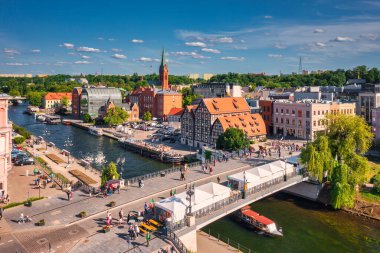 Bydgoszcz, Polonya - 3 Haziran 2023: Bydgoszcz şehir merkezinin mimarisi.