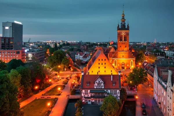Gdansk Lengyelország Május 2023 Óváros Gdansk Tükröződik Motlawa Folyó Alkonyatkor — Stock Fotó