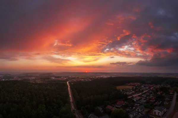 Ηλιοβασίλεμα Στο Θερινό Δάσος Στη Ροτμάνκα Της Πολωνίας — Φωτογραφία Αρχείου