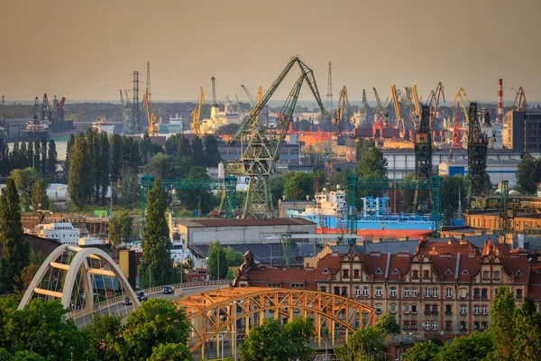 Jeřábů Loděnice Gdaňsku Při Západu Slunce Polsko — Stock fotografie