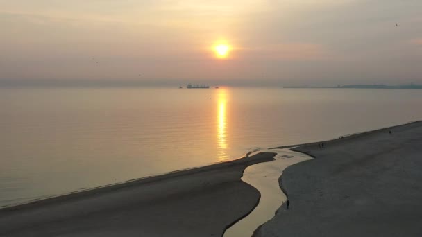 Plaża Morza Bałtyckiego Gdańsku Wschodzie Słońca Polska — Wideo stockowe