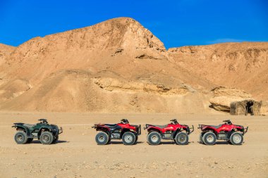 Marsa Alam yakınlarındaki çölde avlu gezisi.
