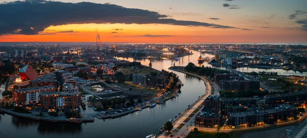 Huvudstaden Gdansk Vid Floden Motlawa Vid Solnedgången Polen — Stockfoto