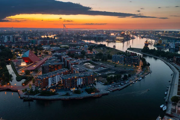 Κύρια Πόλη Του Γκντανσκ Από Τον Ποταμό Motlawa Στο Ηλιοβασίλεμα — Φωτογραφία Αρχείου