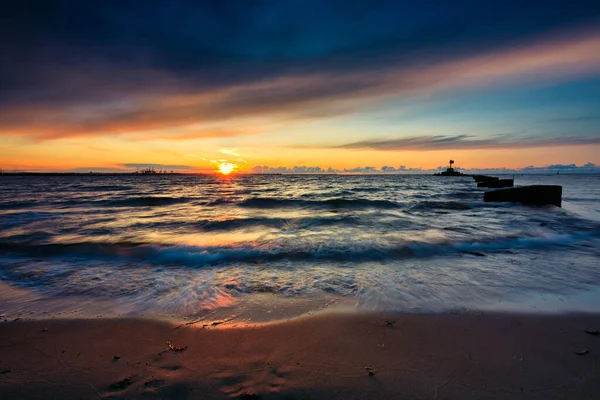 Incredibile Tramonto Sulla Spiaggia Del Mar Baltico Danzica Polonia — Foto Stock