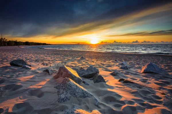 Καταπληκτικό Ηλιοβασίλεμα Στην Παραλία Της Βαλτικής Θάλασσας Στο Γκντανσκ Πολωνία — Φωτογραφία Αρχείου