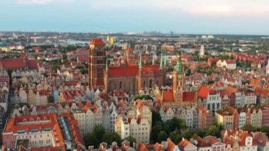 Yazın ana şehir Gdansk 'ın güzel mimarisi, Polonya