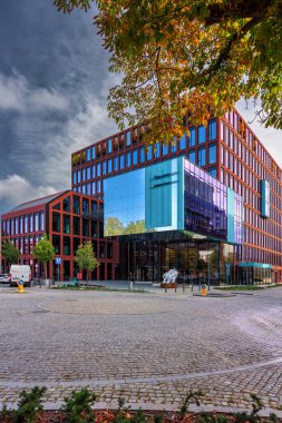 Gdansk, Polonya - 12 Ekim 2023: Gdansk, Polonya 'daki Garnizon iş bölgesinin modern mimarisi.