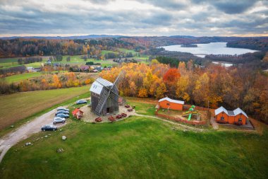 Kashubiya yel değirmeni, göller ve ormanlar, Polonya