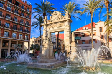 Valencia, İspanya - 22 Ocak 2023: Valencia 'nın Playa de las Arenas sahilindeki güzel mimarisi, İspanya