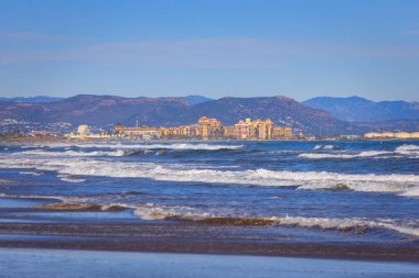 Valencia, İspanya Playa de las Arenas plajının güzel manzarası