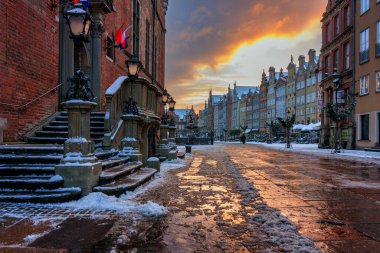 Polonya, Gdansk 'ın tarihi merkezinde gün doğumu.
