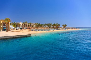 Mısır, Afrika 'daki Ghalib Limanı' nda Kızıl Deniz 'in güzel manzarası.