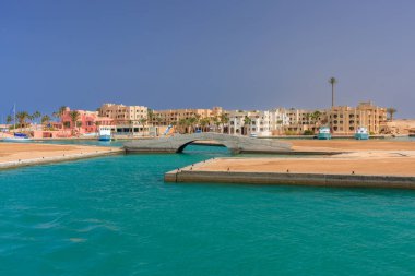 Mısır, Afrika 'daki Ghalib Limanı' nda Kızıl Deniz 'in güzel manzarası.