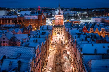 Kışın Gdansk 'taki güzel ana şehrin hava manzarası, Polonya