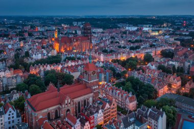 Polonya 'nın Gdansk kentindeki Ana Kasabanın havadan manzarası.