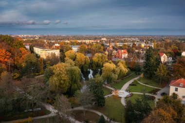 Gdansk Orunia parkında güzel bir sonbahar. Polonya