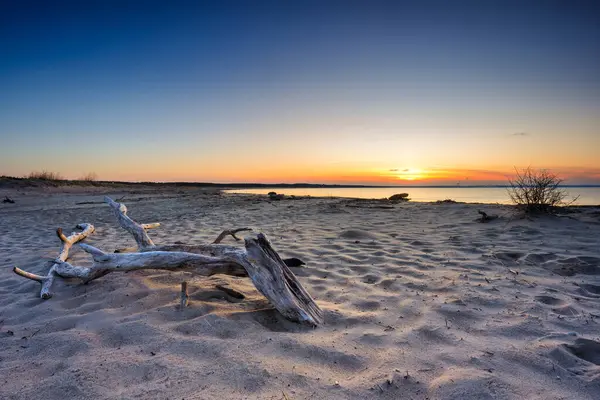 Baharda Baltık Denizi Ndeki Sobieszewo Adası Sahilinde Güzel Bir Günbatımı — Stok fotoğraf